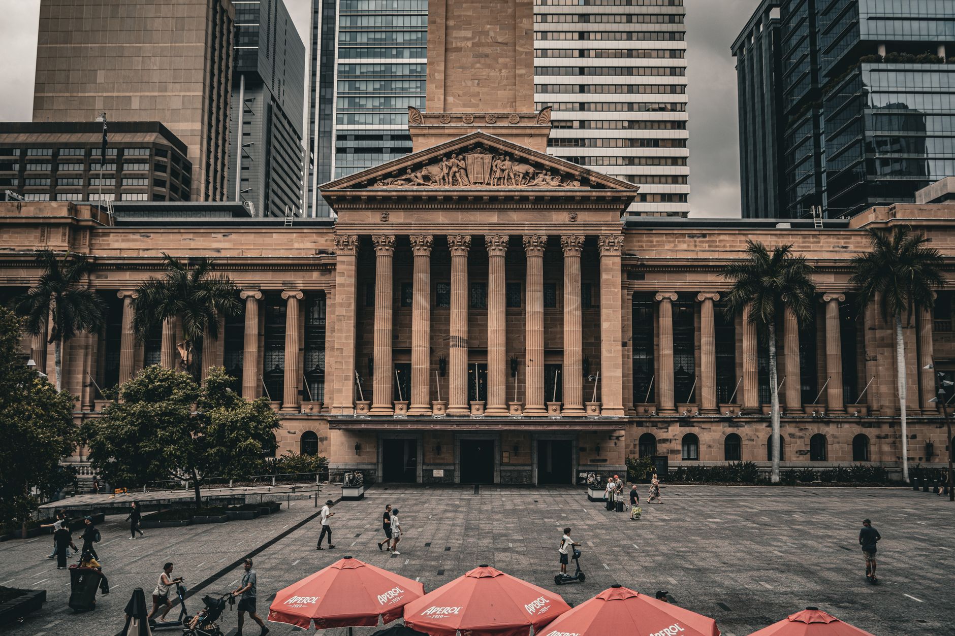 Exterior of a municipal government building representing local public finance and bond issuance